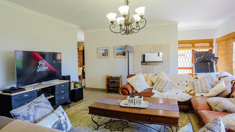 4 Bedroom Property for Sale in Wavecrest Eastern Cape